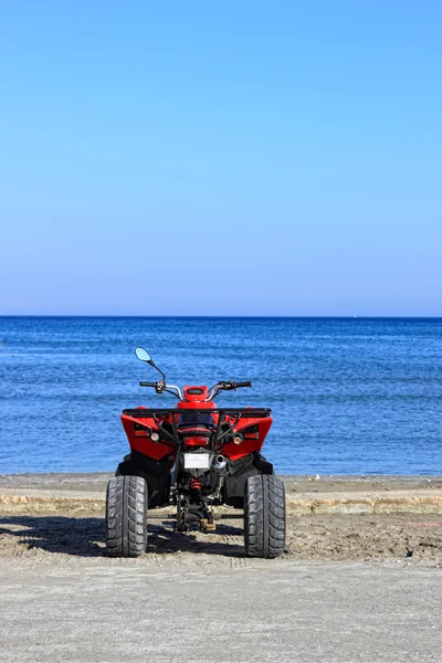 Quadem na plaży — Zdjęcie stockowe