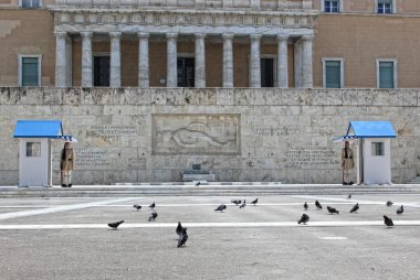 Atina Yunanistan parliament yakınındaki korumalar değiştirme
