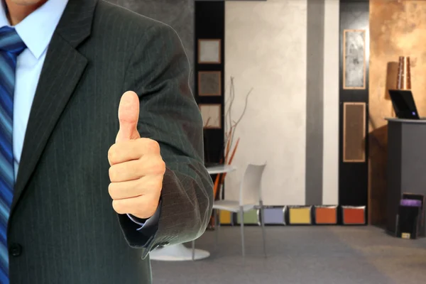 Young business man at office building — Stock Photo, Image