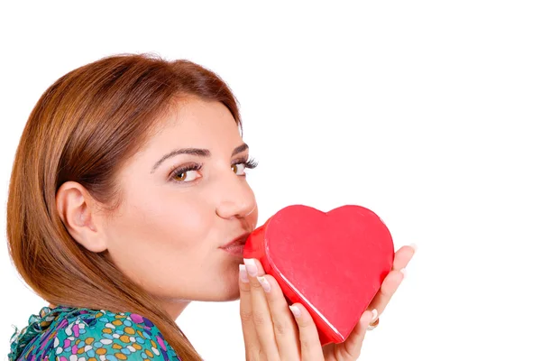 Winter portret van een mooie jonge lachende vrouw — Stockfoto