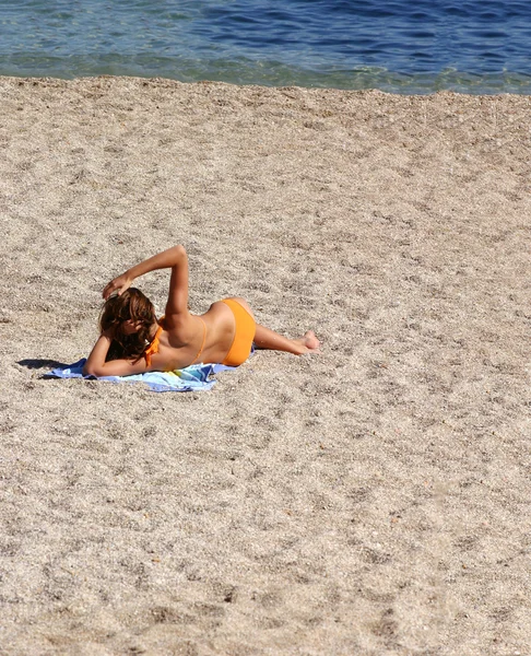 A beautiful woman wearing a bikini — Stock Photo, Image