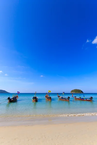 Łódź w phuket Tajlandia — Zdjęcie stockowe