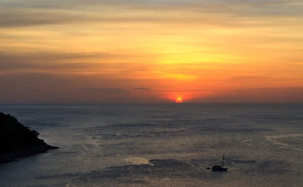 Hermosa puesta de sol en Rawai Phuket —  Fotos de Stock