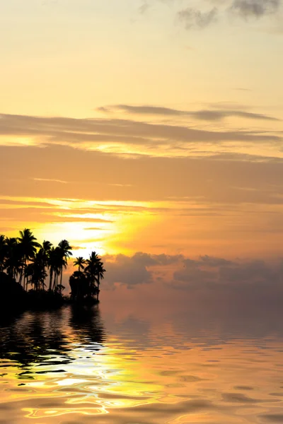 Vacker soluppgång i rawai phuket — Stockfoto