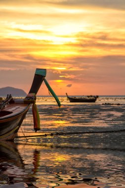 güzel gündoğumu rawai Phuket