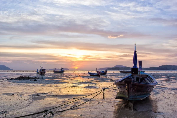 Hermoso amanecer en Rawai Phuket — Foto de Stock