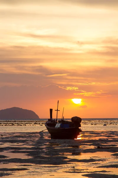 Belo nascer do sol em Rawai Phuket — Fotografia de Stock