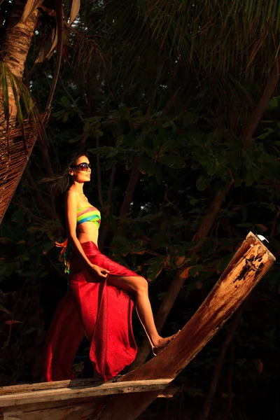 Modelo asiático en la playa — Foto de Stock