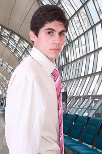 Homem de negócios no aeroporto — Fotografia de Stock