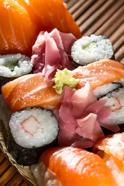 Báječný čerstvé sushi rolky — Stock fotografie