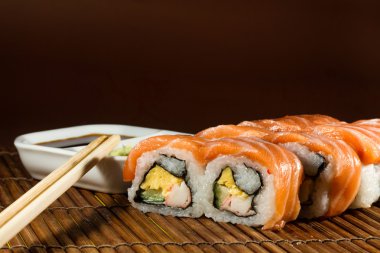 nefis taze suşi rulo