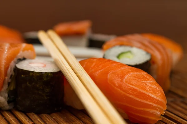 Deliciosos rollos de Sushi Fresco —  Fotos de Stock
