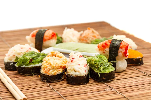 Deliciosos rollos de Sushi Fresco —  Fotos de Stock