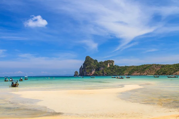 Hermosa bahía de Phi Phi isla Tailandia —  Fotos de Stock