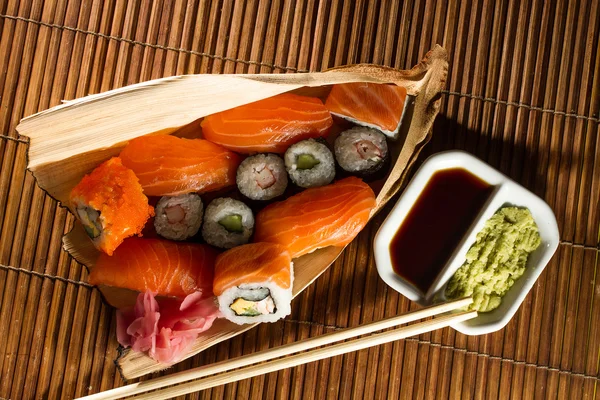 Báječný čerstvé sushi rolky — Stock fotografie