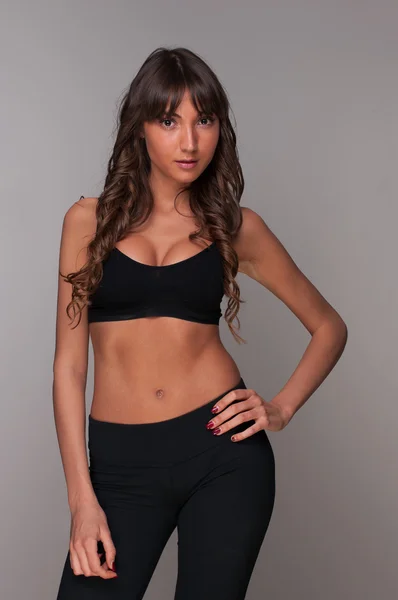 Mulher fitness saudável bonita posando — Fotografia de Stock