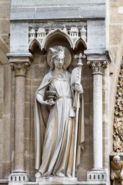 Sculptures of saints of Notre Dame de Paris — Stock Photo, Image