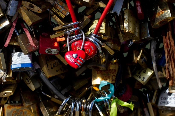 Love locks in Paris — Stock Photo, Image