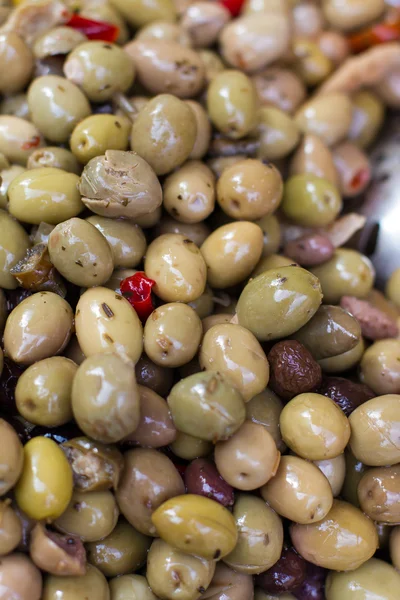 Miski z oliwek na rynek — Zdjęcie stockowe