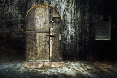 Terk Edilmiş Eski Ev