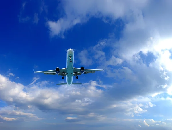 Airplane in the sky — Stock Photo, Image