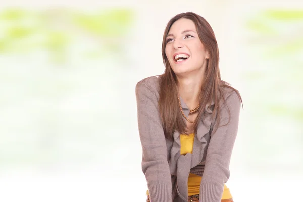 Junge gesunde schöne Frühlingsfrau — Stockfoto