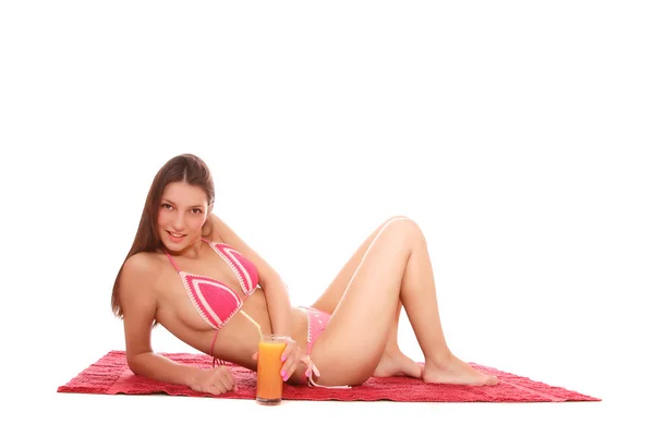 Junge Frau im Bikini isoliert auf weiß — Stockfoto