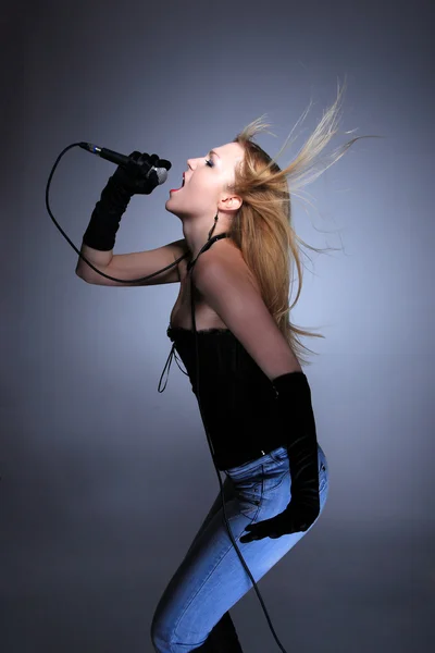 Portrait of female rock singer — Stock Photo, Image