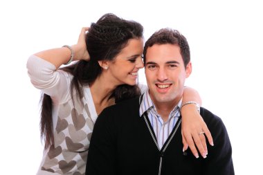 Birlikte duran genç çift.