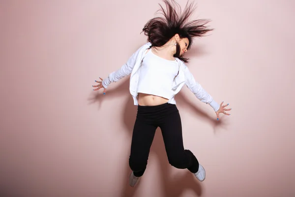 Hip-Hop stylu dospívající dívka tančí — Stock fotografie