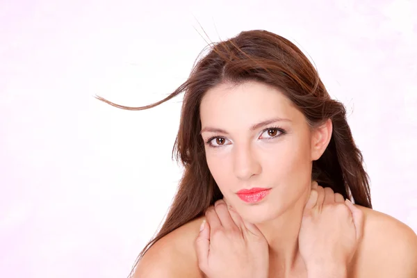 Retrato de una mujer hermosa — Foto de Stock