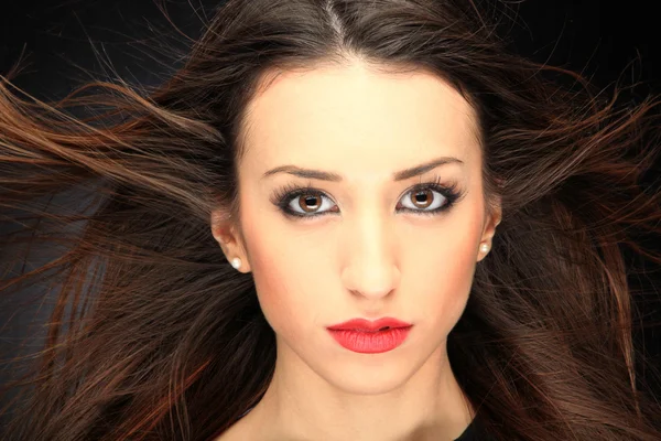 Young glamour woman portrait. Studio shot — Stock Photo, Image