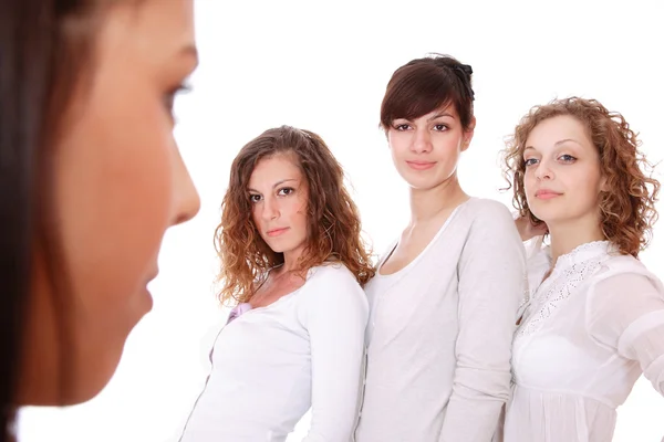 Grupo de meninas felizes muito rindo — Fotografia de Stock