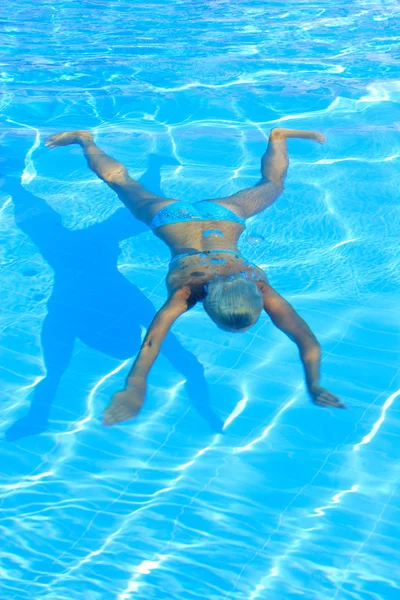 Zena bazén — Stock fotografie