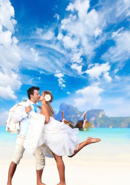 beach düğün adlı genç bir çift