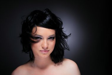 genç seksi kadın portresi. Stüdyo vurdu