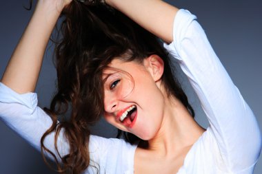 genç seksi kadın portresi. Stüdyo vurdu