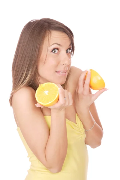 Szczęśliwy modelu jedzenia pomarańczy — Zdjęcie stockowe