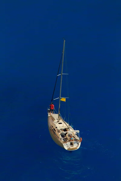 Widok z góry płynącego statku — Zdjęcie stockowe