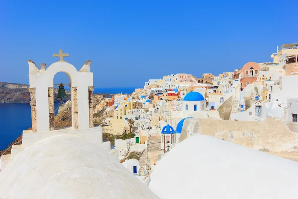 Santorini, Yunanistan Kilisesi kubbe — Stok fotoğraf