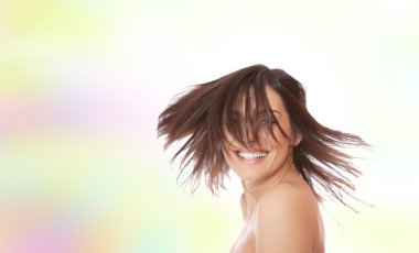 Genç ve mutlu bir kadının portresi