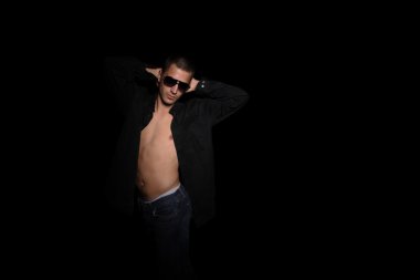 mutlu genç casual adam portresi