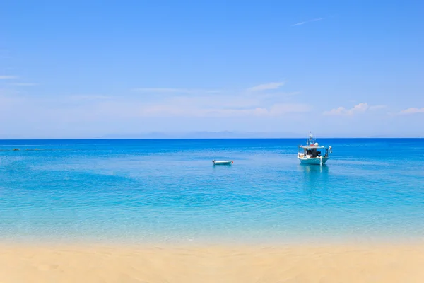 Fishing boat in the Ionian sea in Lefkad — Stock Photo, Image