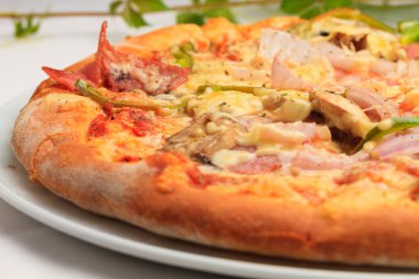 restoranda taze pizza
