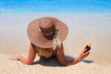 kadın plaj tatil yaz