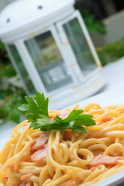 Saboroso macarrão-italiano no restaurante — Fotografia de Stock