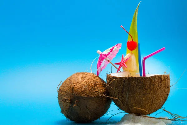 Fresh Coconut cocktail — Stock Photo, Image