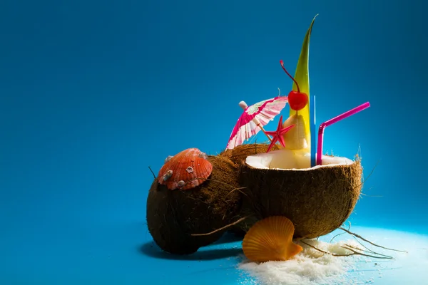 Cocktail de coco fresco — Fotografia de Stock