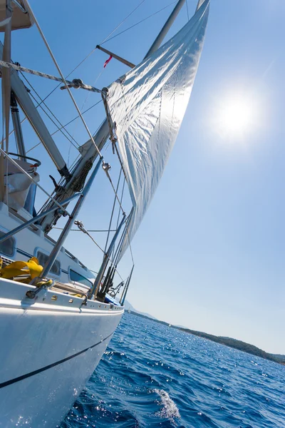 Voilier dans la mer en Grèce — Photo