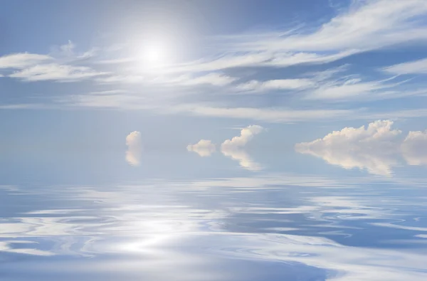 Cielo con riflessi d'acqua — Foto Stock